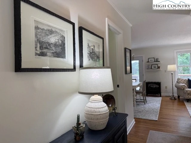 Image number 10 for the current listing