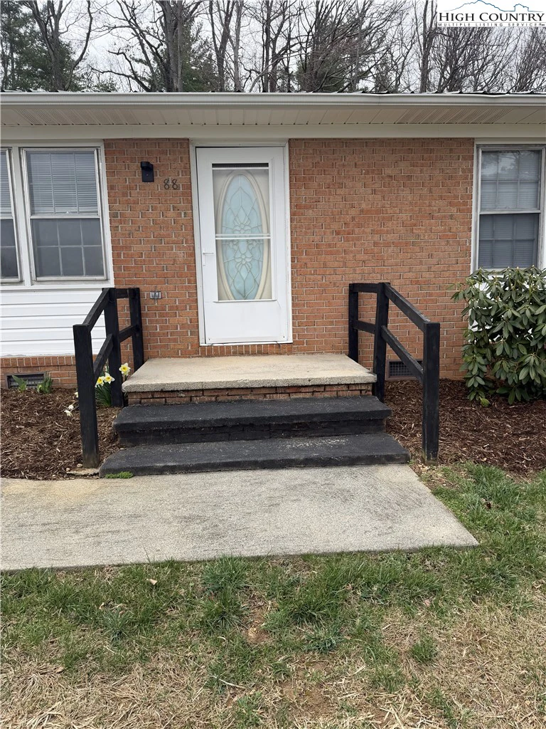 Image number 3 for the current listing