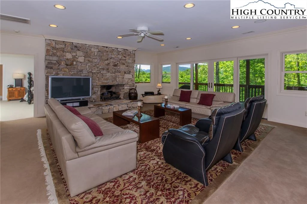 Image number 6 for the current listing