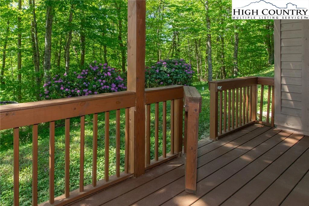 Image number 17 for the current listing