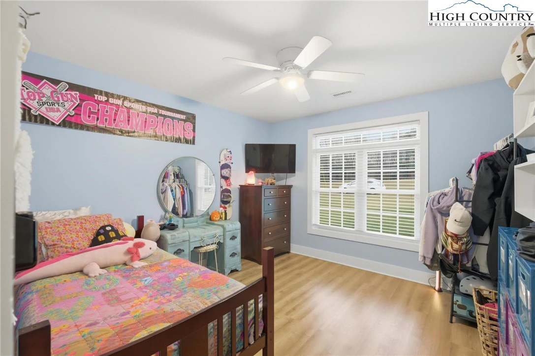 Image number 6 for the current listing