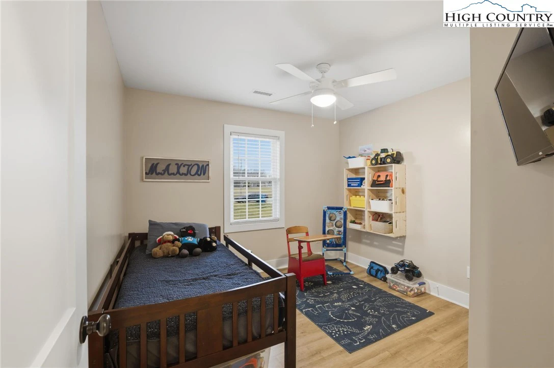 Image number 10 for the current listing