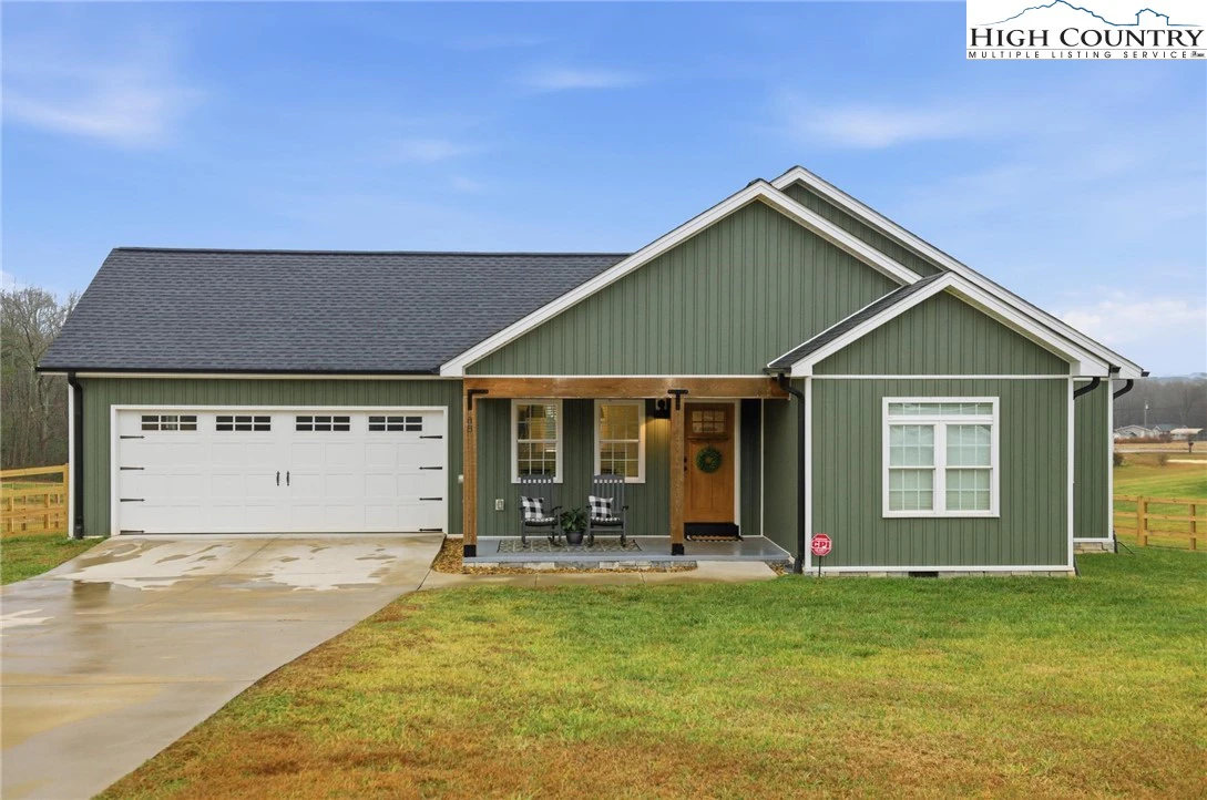 Image number 1 for the current listing