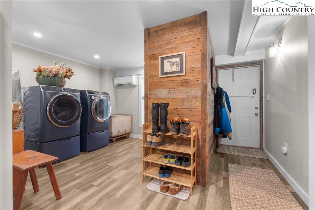 Image number 3 for the current listing