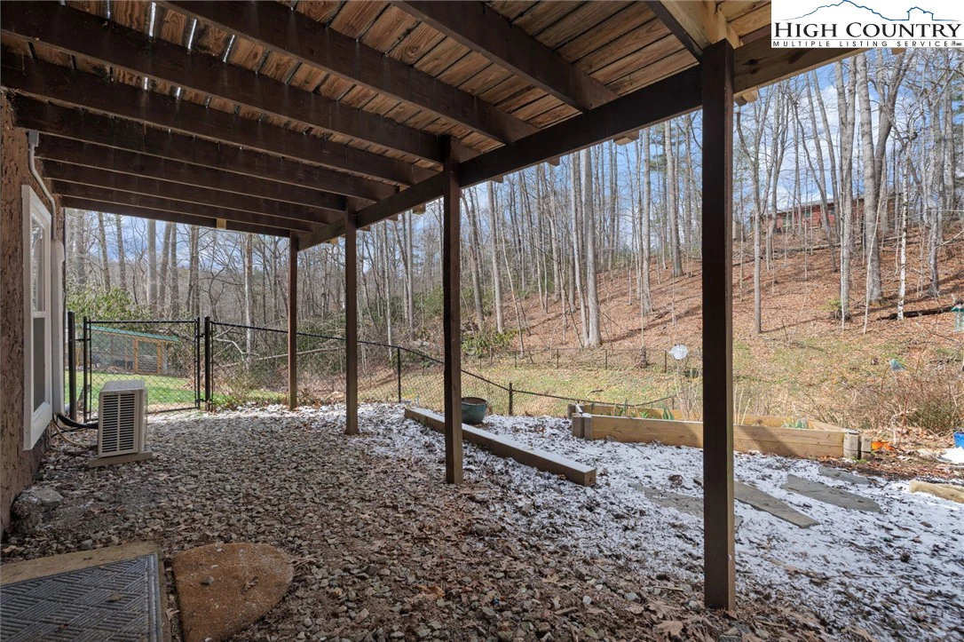 Image number 12 for the current listing