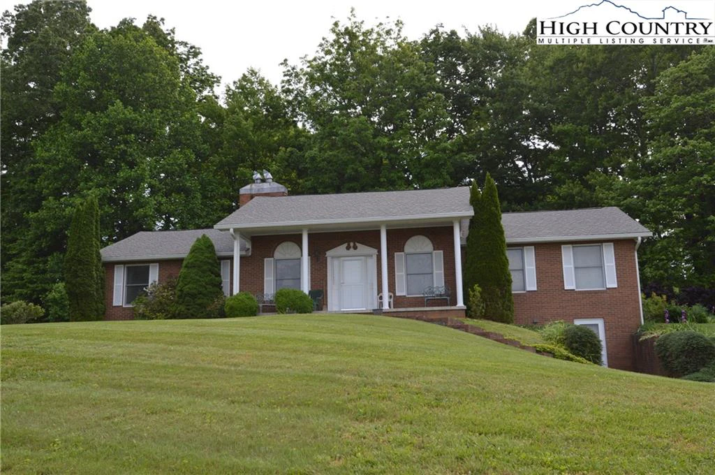 Image number 1 for the current listing