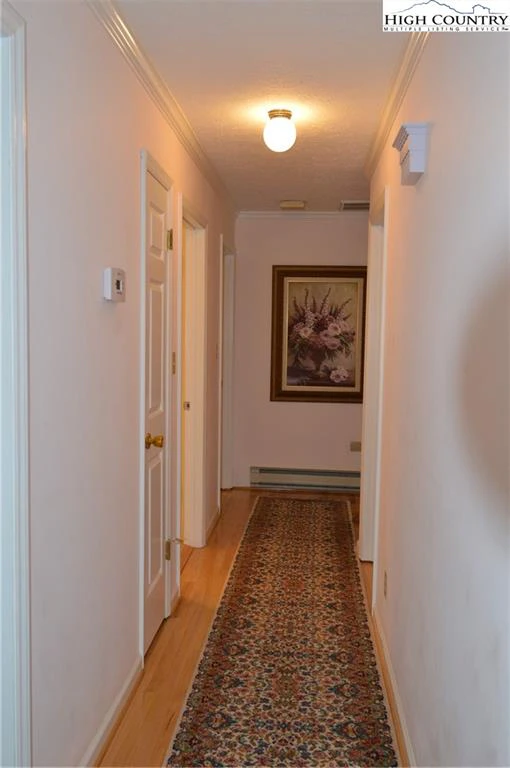Image number 4 for the current listing