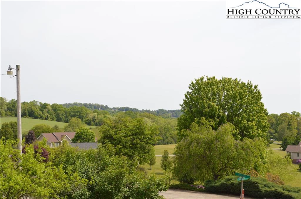 Image number 19 for the current listing