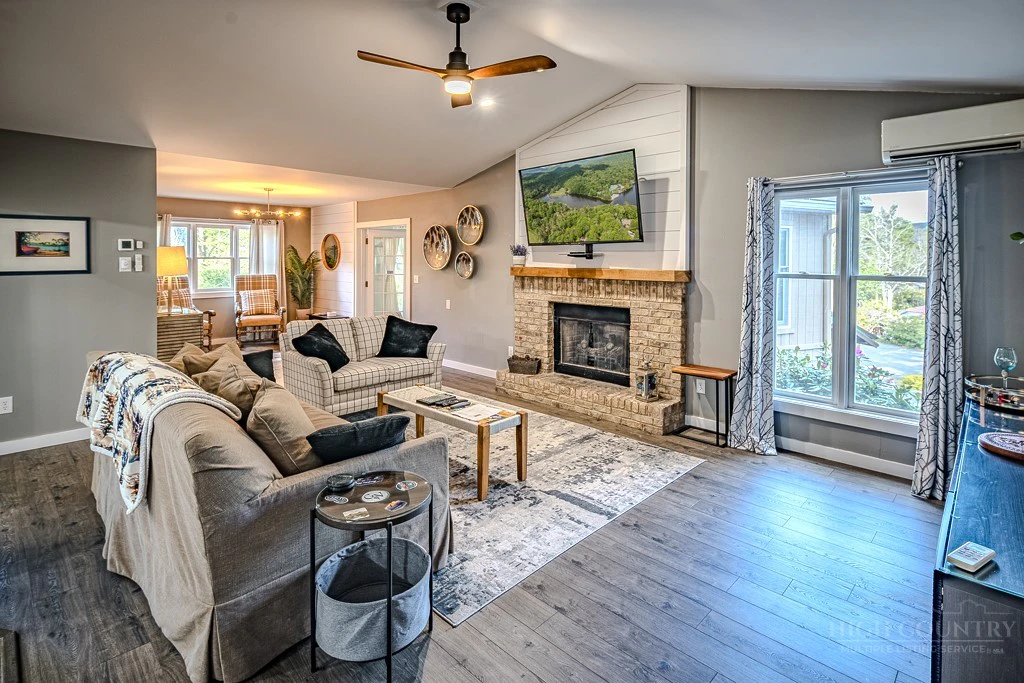 Image number 6 for the current listing