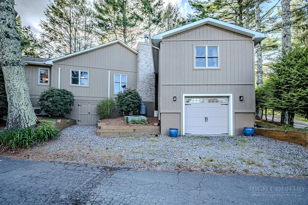 Image number 19 for the current listing