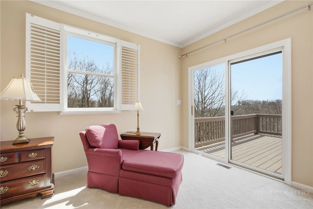 Image number 13 for the current listing