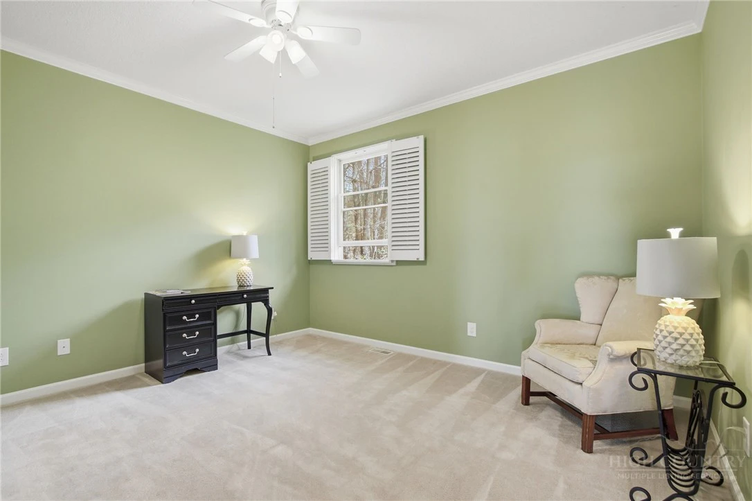 Image number 17 for the current listing