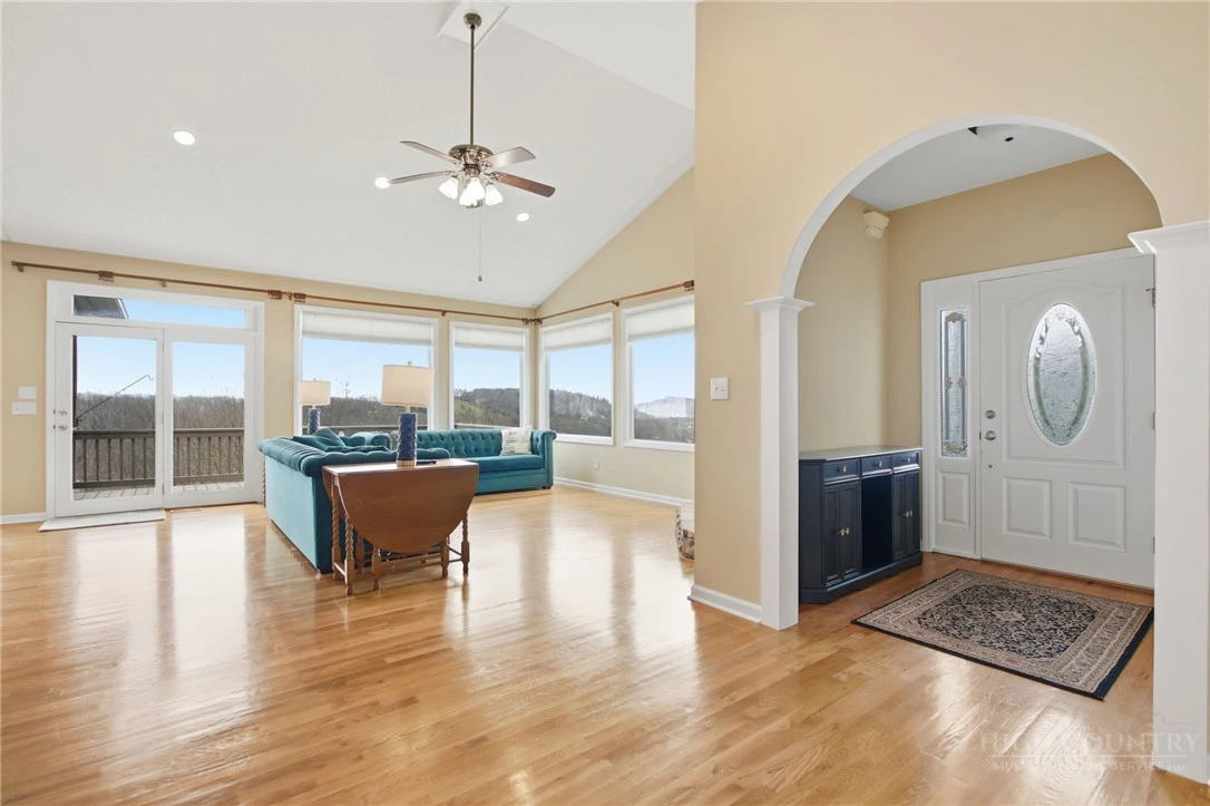 Image number 5 for the current listing