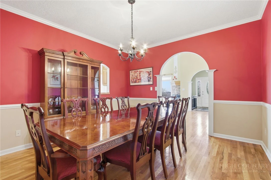 Image number 6 for the current listing