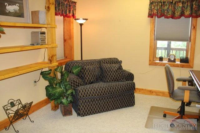 Image number 20 for the current listing