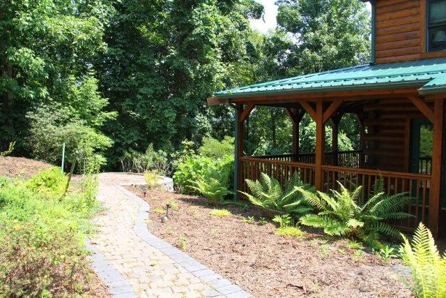 Image number 15 for the current listing