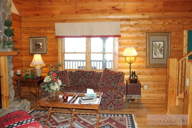 Image number 8 for the current listing