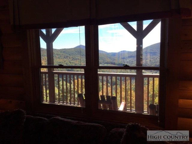 Image number 6 for the current listing