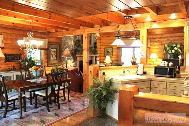 Image number 29 for the current listing