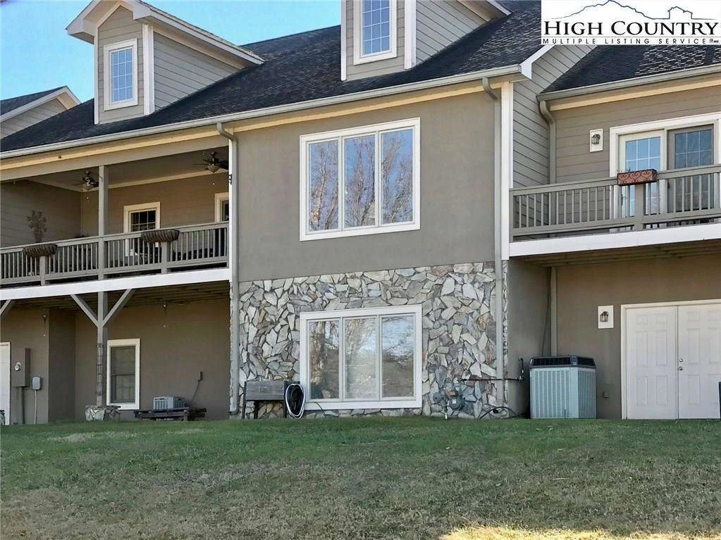 Image number 9 for the current listing