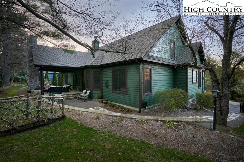 Image number 19 for the current listing
