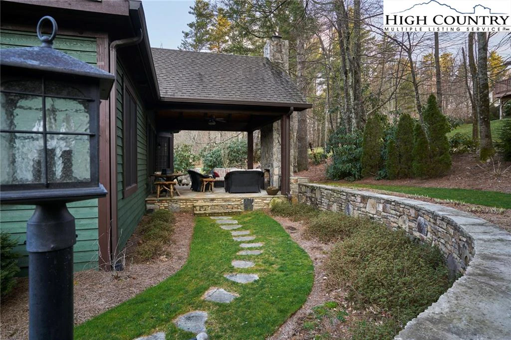 Image number 20 for the current listing