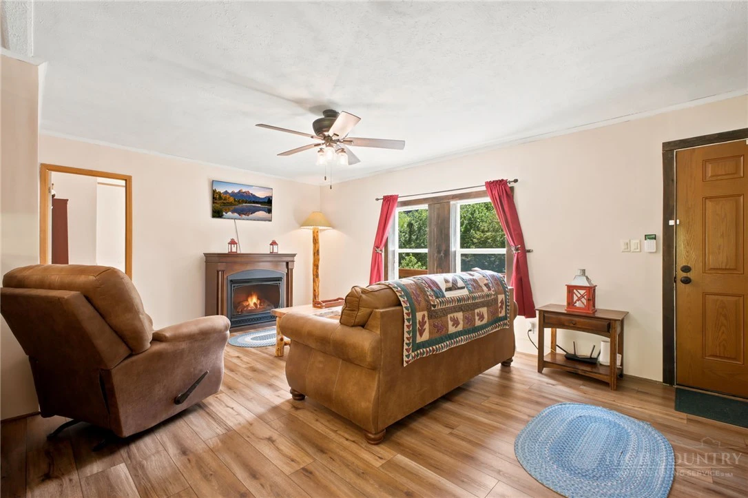 Image number 2 for the current listing