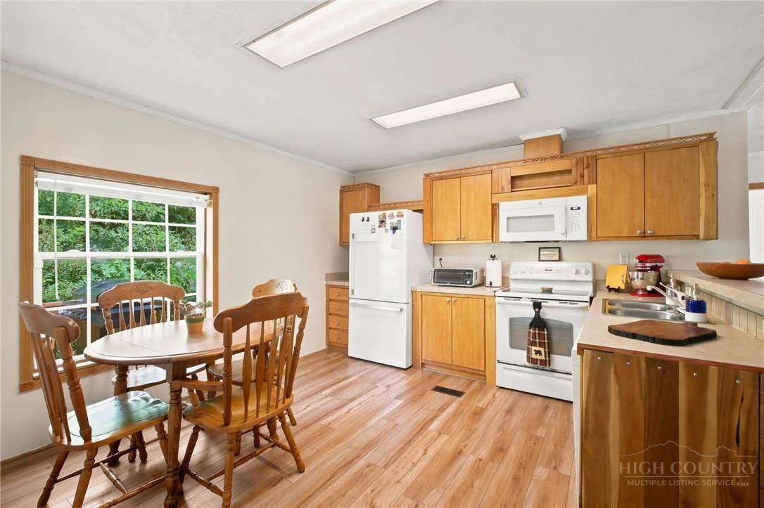 Image number 6 for the current listing
