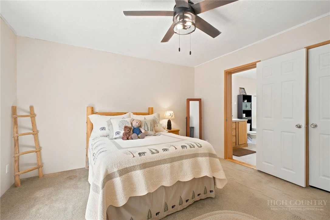 Image number 8 for the current listing