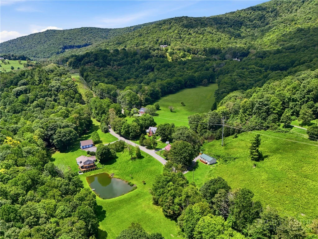 Image number 19 for the current listing