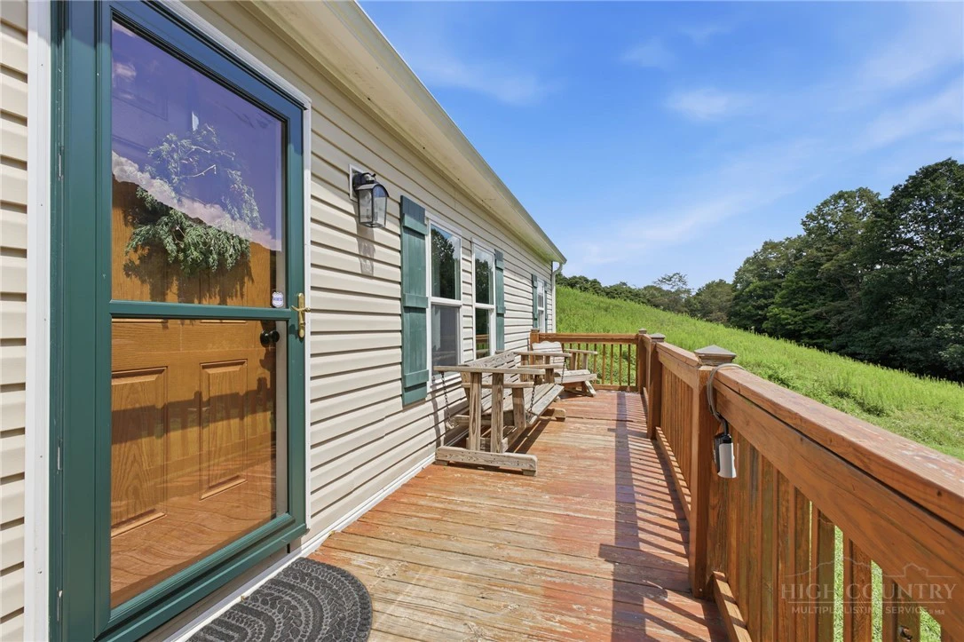 Image number 21 for the current listing