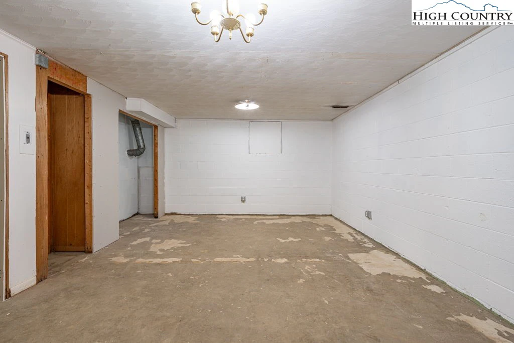 Image number 8 for the current listing