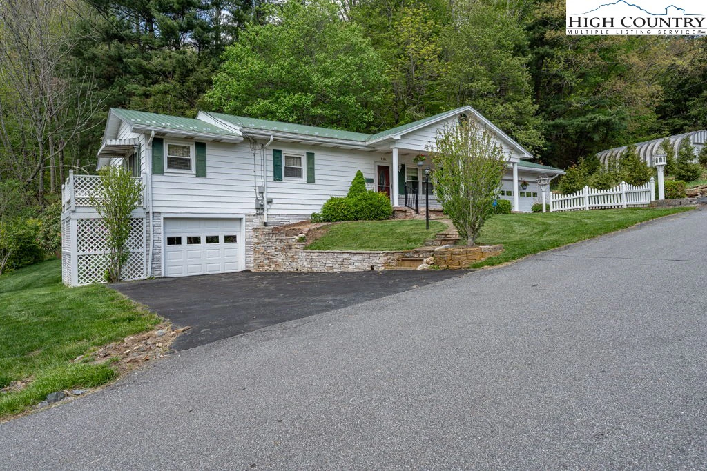 Image number 18 for the current listing
