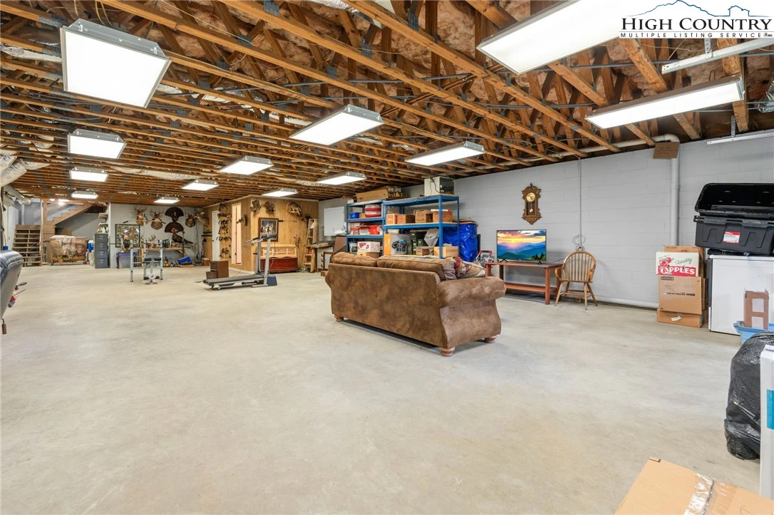 Image number 3 for the current listing