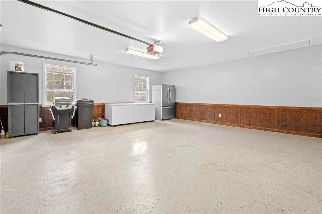 Image number 5 for the current listing