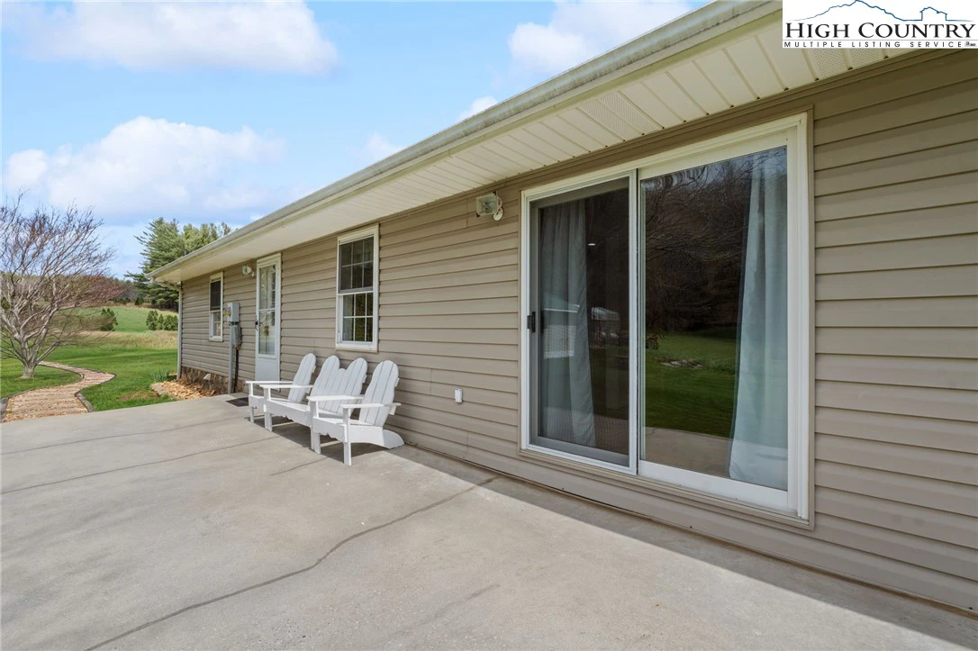 Image number 9 for the current listing