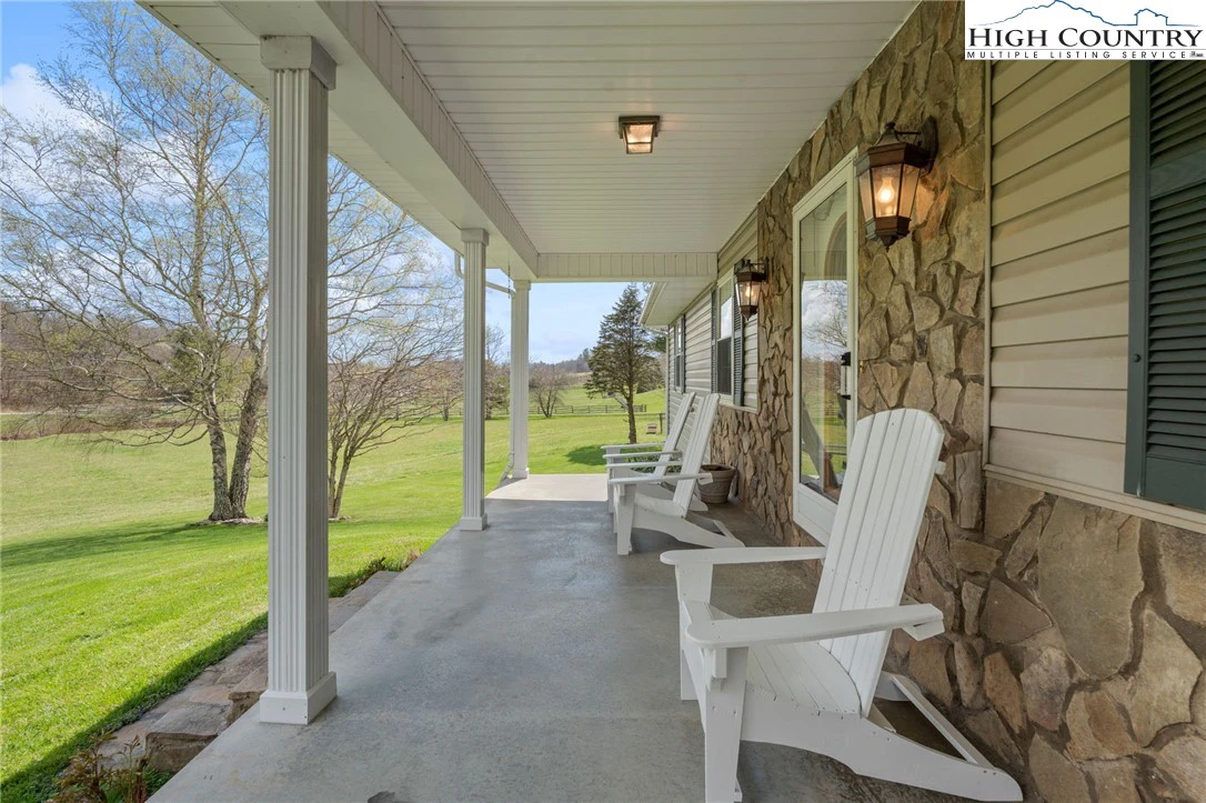 Image number 20 for the current listing