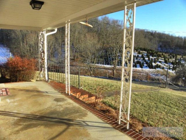 Image number 12 for the current listing