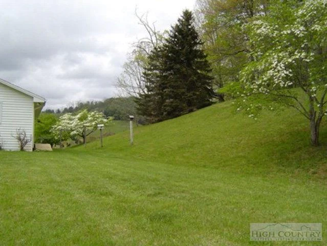 Image number 9 for the current listing