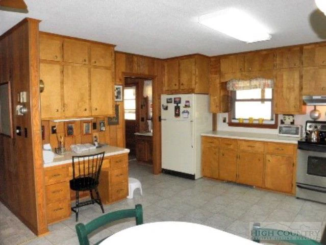 Image number 19 for the current listing