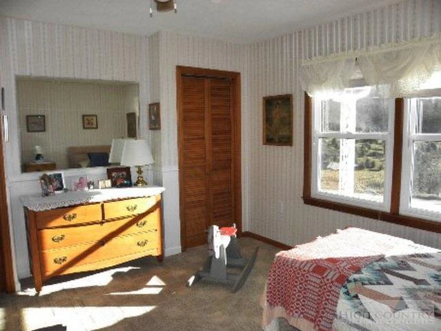 Image number 27 for the current listing