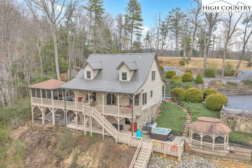 Image number 1 for the current listing