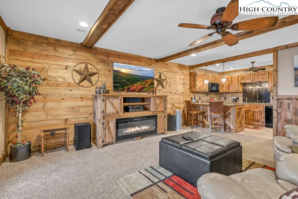 Image number 8 for the current listing
