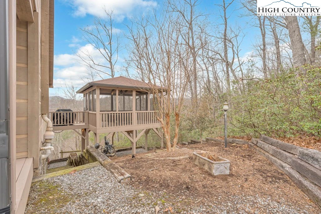 Image number 21 for the current listing