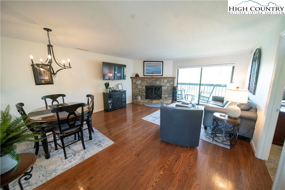 Image number 5 for the current listing