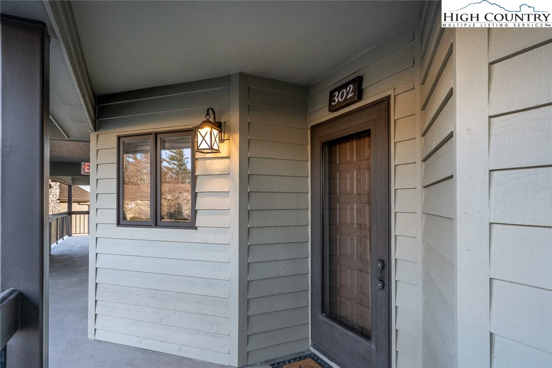 Image number 21 for the current listing