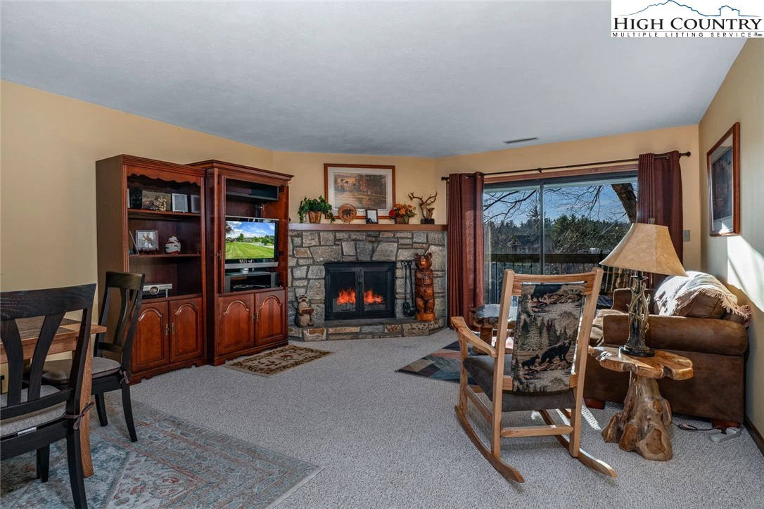 Image number 16 for the current listing