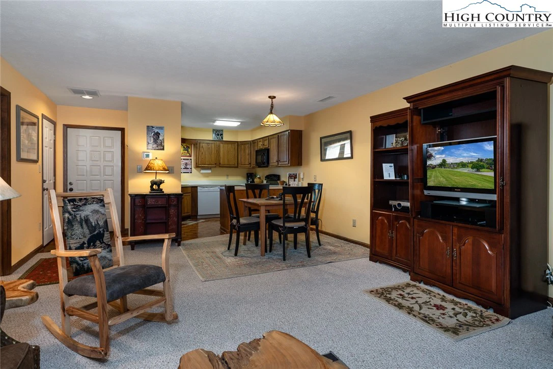 Image number 2 for the current listing