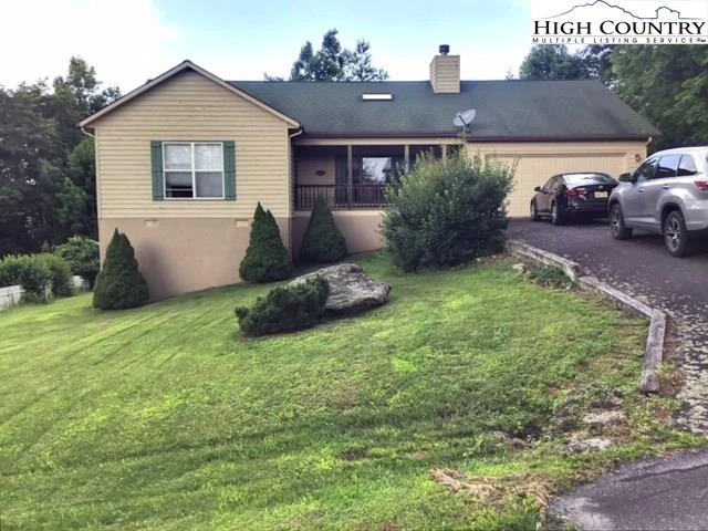 Image number 1 for the current listing