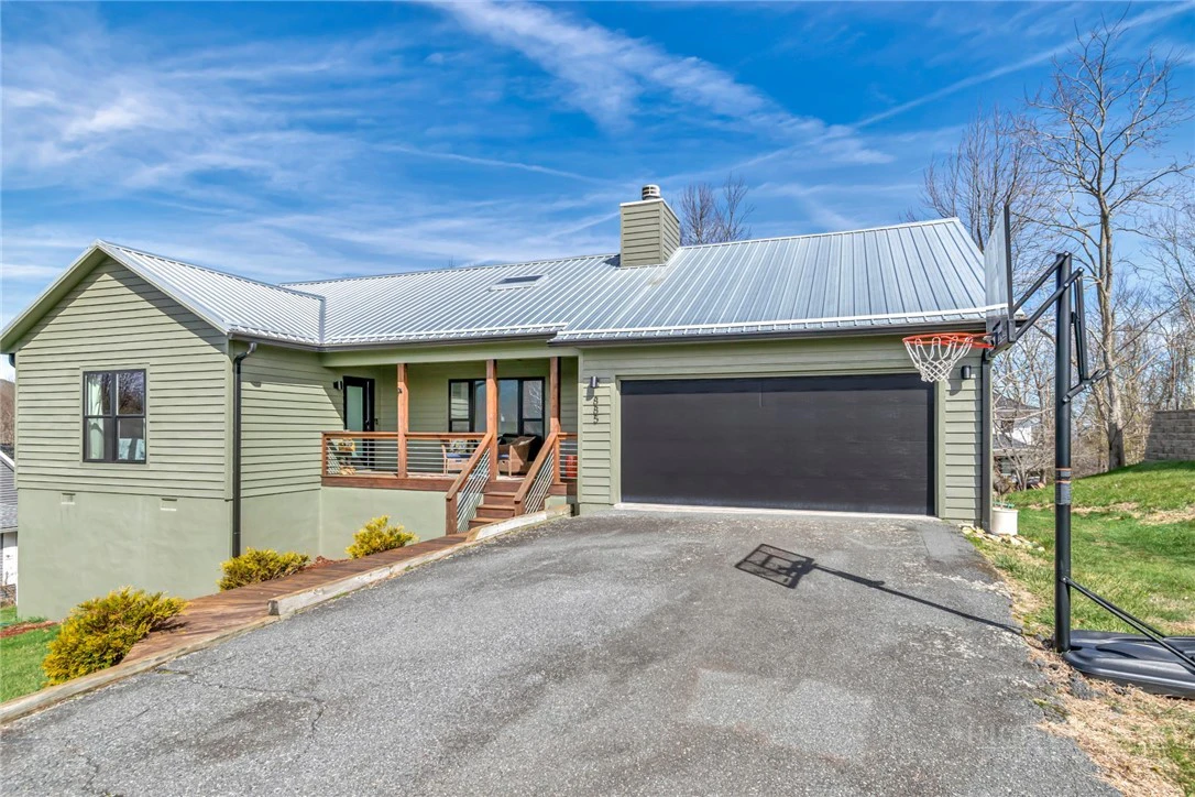 Image number 2 for the current listing